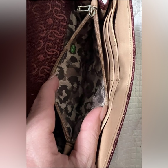 Guess Crossbody Purse Adjustable Removable Strap Juliet Wallet Burgundy Bag read - Picture 7 of 12